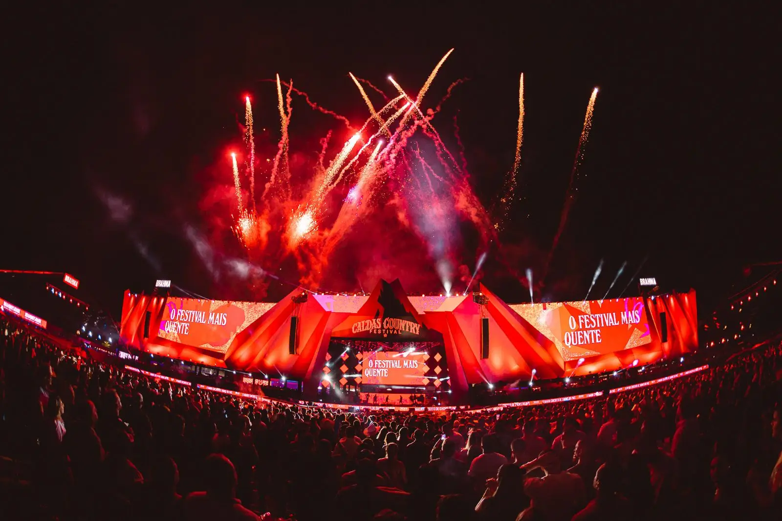 Caldas Country Festival 2024 anuncia parceria com Azul para vôo direto de São Paulo para a cidade do evento
