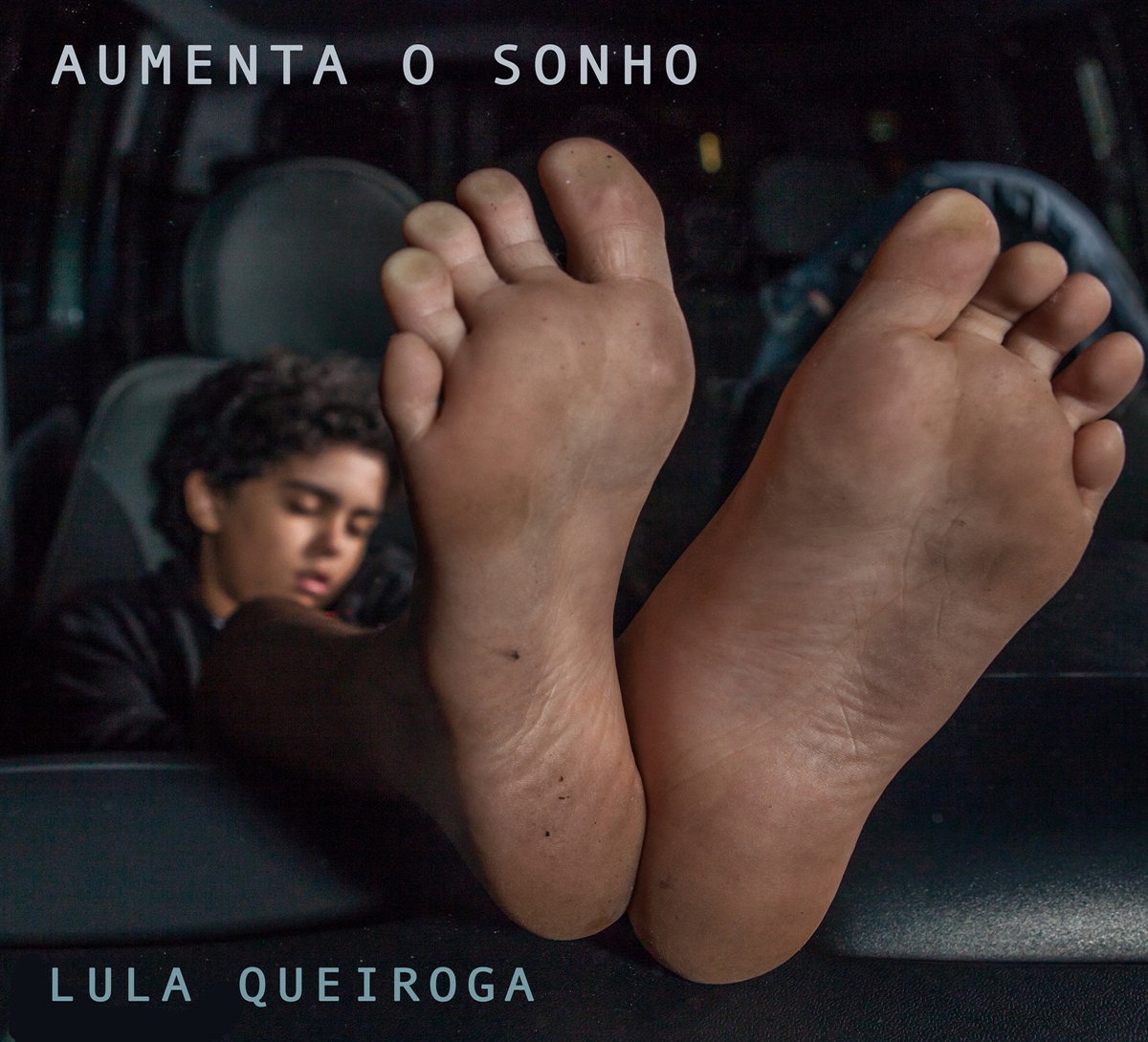 Lula Queiroga poetiza o ‘apagão da humanidade’ em contundente álbum solo
