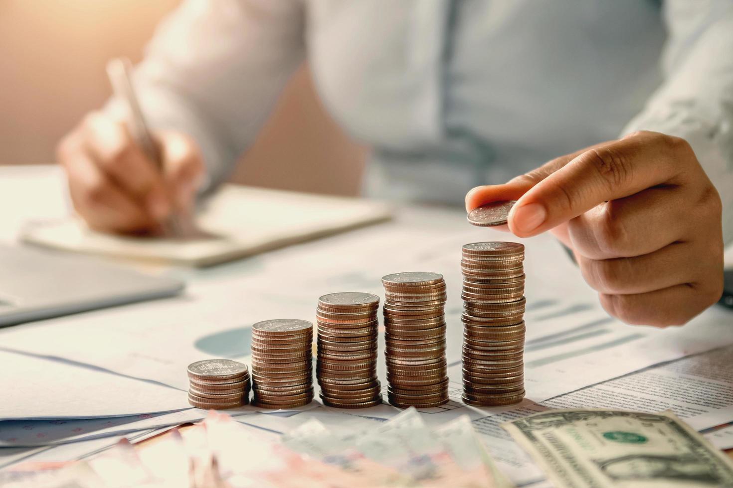 Renda extra: oportunidade de crescimento ou risco de sobrecarga?